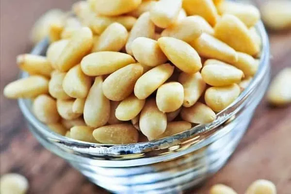 قیمت خرید بادام درختی سفید + راهنمای استفاده