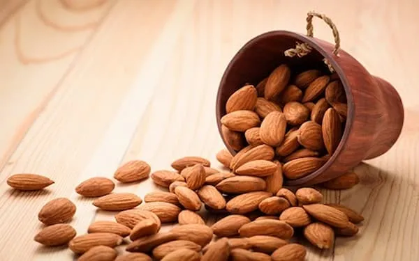قیمت خرید مغز بادام سنگی + خواص، معایب و مزایا