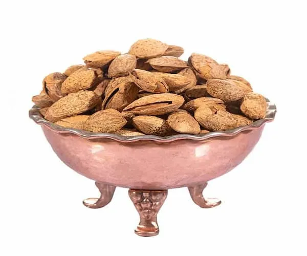 قیمت خرید مغز بادام منقا + خواص، معایب و مزایا