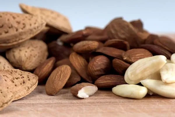 مغز بادام سنگی درجه یک | قیمت مناسب خرید عالی