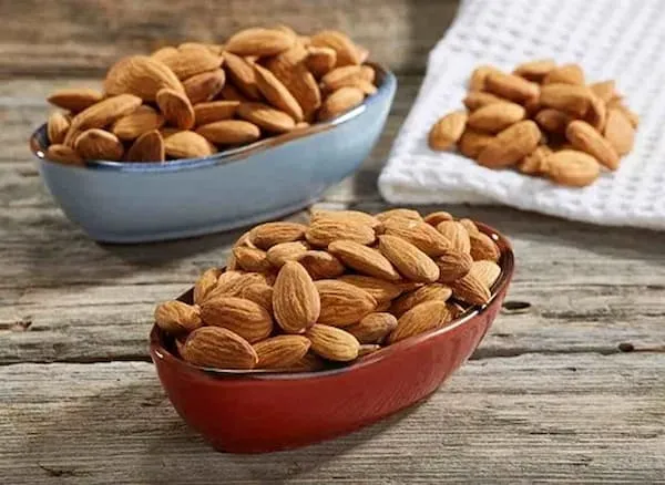 خرید مغزبادام پوست سنگی + بهترین قیمت