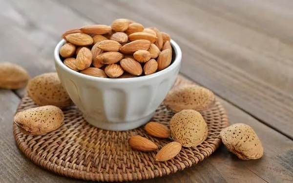 راهنمای خرید بادام درختی آمریکایی + قیمت عالی