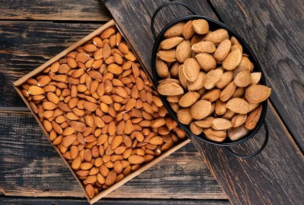 قیمت خرید بادام درختی مامایی + طرز تهیه